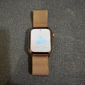 Apple Watch series 4 cellular & gps rose gold $300